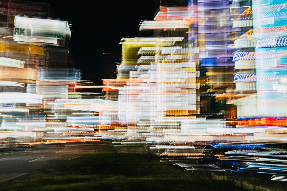Lichtspuren – Nachtaufnahme mit Lichtspuren, Japan 2026